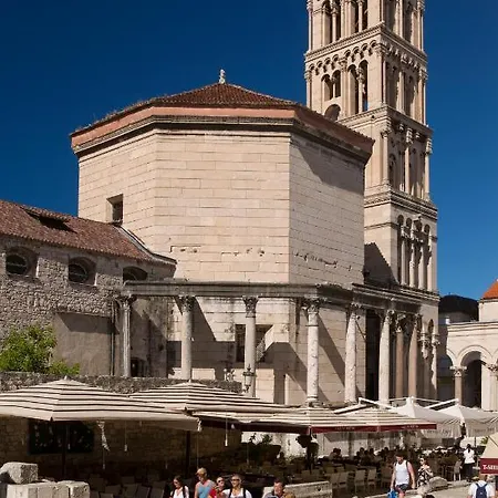 Апартаменты Palace Luxury