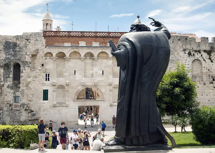 Palace Luxury Lägenhet